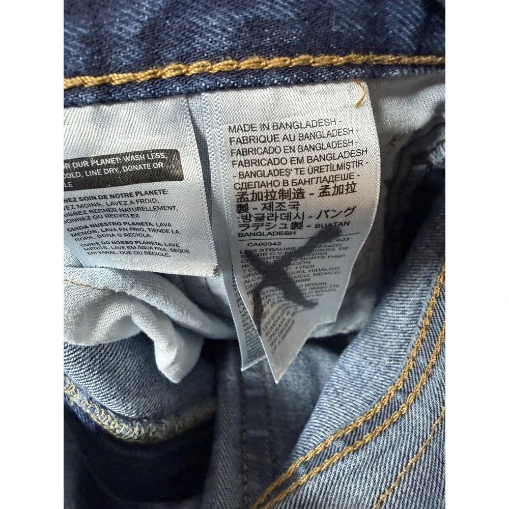 Levis please check